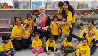 Children of Little Darlinhsd Nursery with Alison